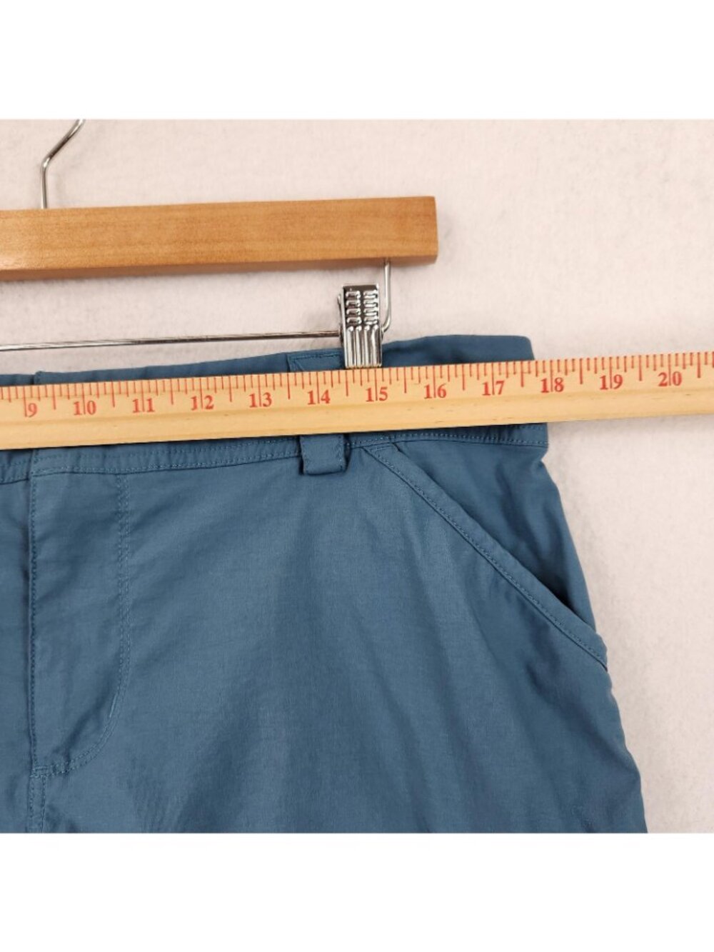 Duluth Trading Shorts Womens 14 Blue Cargo Mid Rise Hiking Outdoor Stretch - Picture 3 of 11